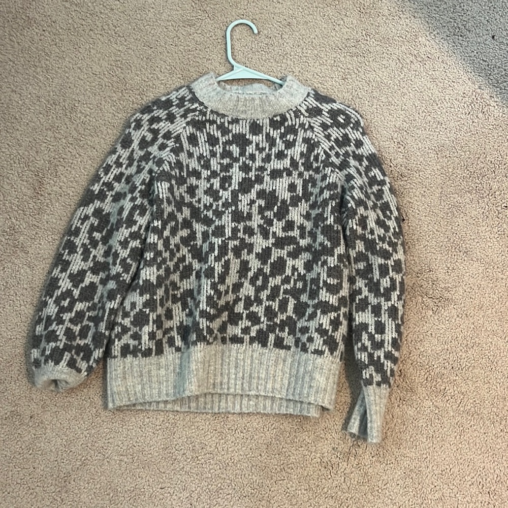 old navy fuzzy sweater
